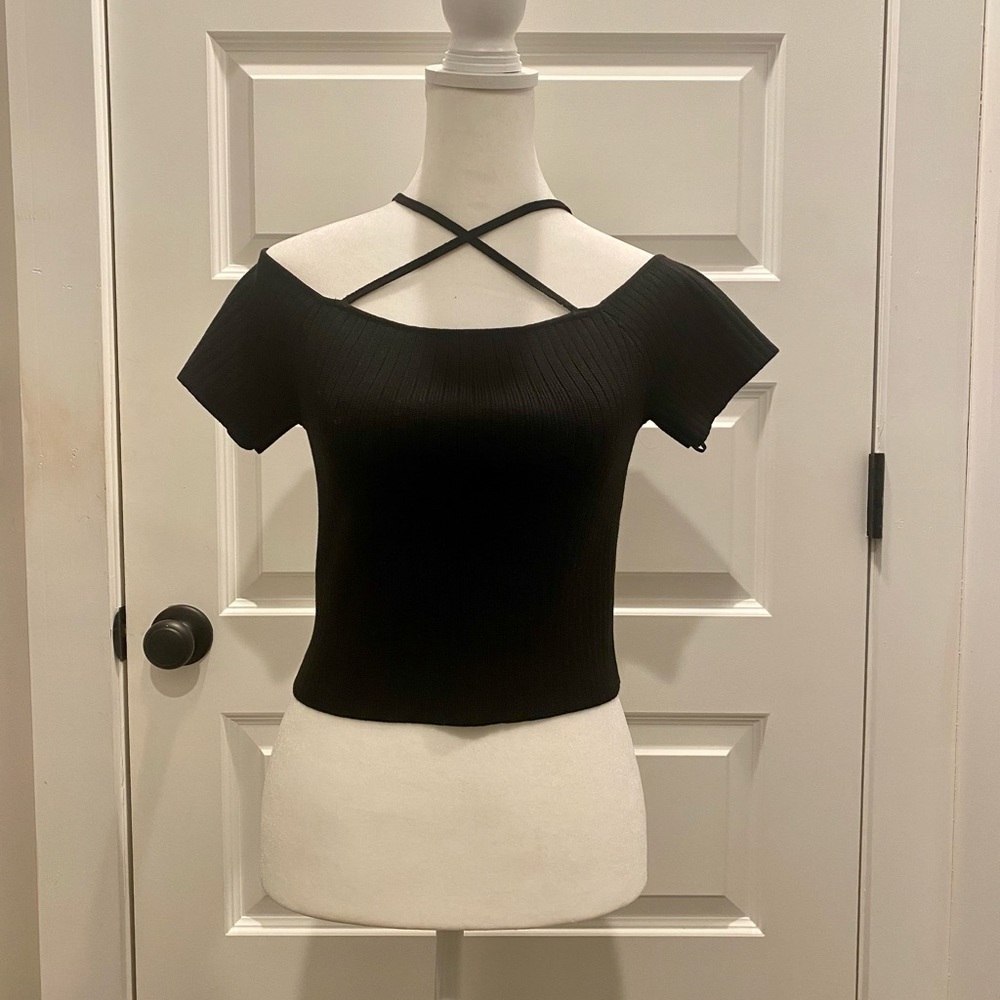 NWOT Wayf Off the Shoulder Crop Top